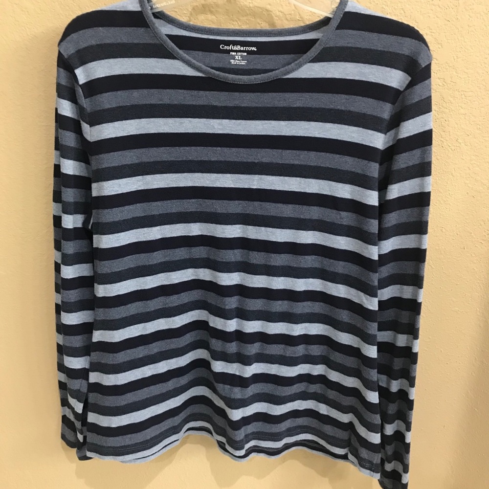 3/$35 Croft&Barrow soft long sleeve.Stripes in blues. XL